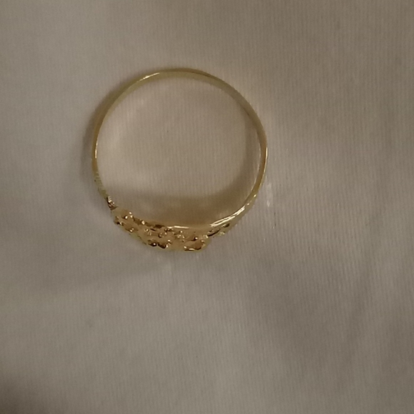 Ring - Picture 3 of 6